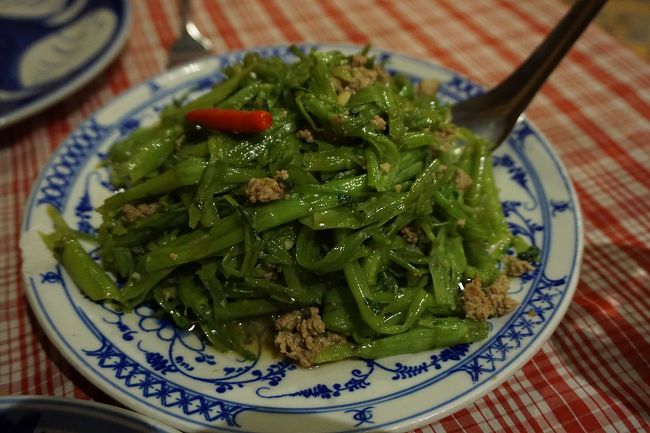 ●クメールキッチン<br /><br />空心菜も頂きました。<br />ひき肉と一緒の炒め物。<br />お味も薄味で、とっても美味しいです。