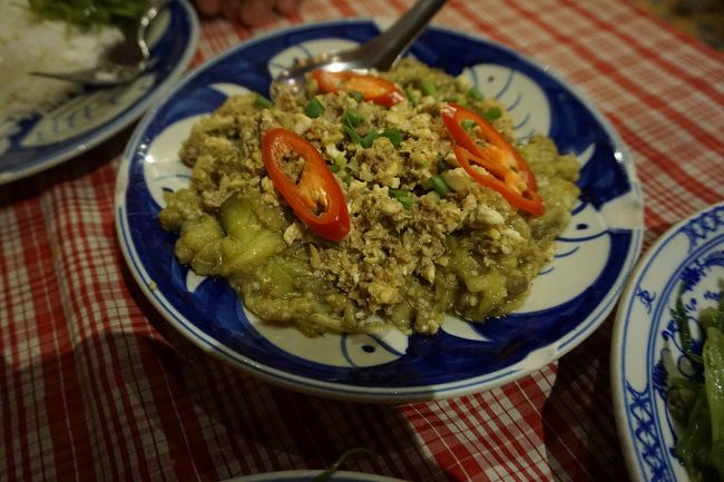 ●クメールキッチン<br /><br />一番美味しかったのは、これ！<br />茄子とひき肉の炒め物。<br />茄子がとろとろ。<br />これも薄味で、お代わりしたかったな！<br />おすすめです！