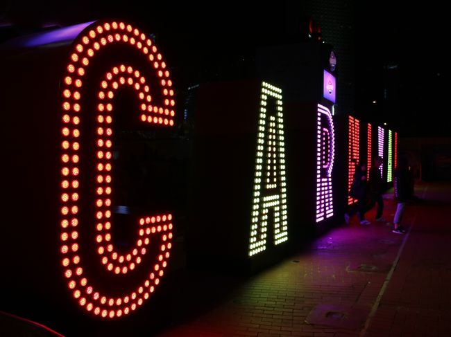 閃躍維港燈影節の隣は遊園地。