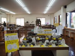 旅館を出てから、越前陶芸村へ。

越前焼の館 (越前焼を販売しているところ)
土本さんという作家さんの作品がすごく素敵で一目惚れしましたが、お茶碗は2組以上持ってるしなぁ…、持って帰るの大変だなぁ…と買わずに我慢。
うーん、買えば良かったか。
こういうのはご縁ですな。