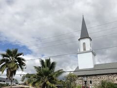 食事をしたらアリイドライブを散策 初めてコナの街を歩きました
ハワイ島最古の教会 モクアイカウア教会です