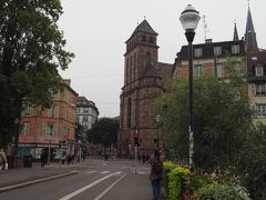 駅から旧市街に行く途中の橋。