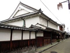 豊田家は幕末には大名貸しを行い、藩の蔵元等を務めていた豪商です。今井町の中でもかなり古い上層町家で、1662年に建てられたもの。