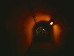 入坑料を払ってトンネルへ。トンネル内は思いの外暗くてちょっと足元が怖いです。