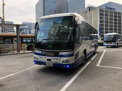 おはようございます。
旅行出発の朝です。
この日は昼の出発なので家からリムジンでは無く東京駅からアクセス成田で。
半分はケチってますが、半分は連休の高速の渋滞対策と言う事で…。