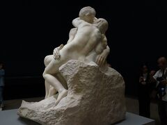 横浜美術館へは、写真の日本初公開ロダンの大理石彫刻《接吻》が出展されていた「ヌード NUDE ～英国テート・コレクションより」や「モネ　それからの100年」と何回も足を運びました。