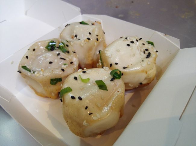 帰り道に焼き小籠包。<br />口コミで見て、行きたくて何度も探してやっと最終日に見つけた。<br />このあたり、今工事中でとても分かりずらかった。<br />