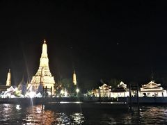 渡し舟からの風景

11月24日（土）

ライトアップされた本堂もとっても綺麗！！

渡し舟の船付き場からチャオプラヤーエクスプレスの
船付き場への移動の途中

