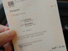 ライプツィヒ編にもあげたチケット。
https://4travel.jp/travelogue/11436665

ライプツィヒからドレスデンまで当日券2等車で27.5ユーロ。
約3,500円。多分事前に買ってればかなり安いけど、ライプツィヒからの経路を考えてなかったのと、どれくらいライプツィヒや途中寄るところで時間取りたいかわからないからと当日券。（結局途中寄りたかったところは雨だったので中止）