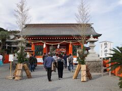 鵜戸神宮に着きました～。
途中道はせまいです。
駐車場も少ない。
