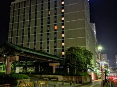 お店を出る時に、帰りは寒いからとカイロを持たせてくれました。あったかかったー！ちょっとしたお気遣いにほっこり( *´艸｀)

京成成田駅前のファミマで買い物して、ホテルに戻ります。

ホテルは前に一度泊まったことのある「リッチモンドホテル成田」キレイで明るくてとても居心地いいホテルでした。