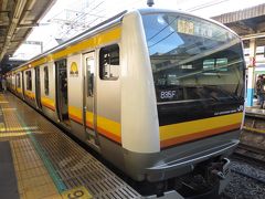 3. 川崎08:16→尻手08:19（南武線各駅停車立川行き）
乗車距離：1.7km（累計51.6km）

東海道線の列車にこのまま乗り続けてももちろん問題ないですが、時間に余裕があるので、少し寄り道をします。まずは、南武線の電車に1駅だけ乗ります。南武線の本線では、6両編成のE233系8000番台が運用されています。この他、当時は（2017年春まで）1編成だけ209系が残っていて1本前の電車がそうでしたが、乗り換えが間に合いませんでした...