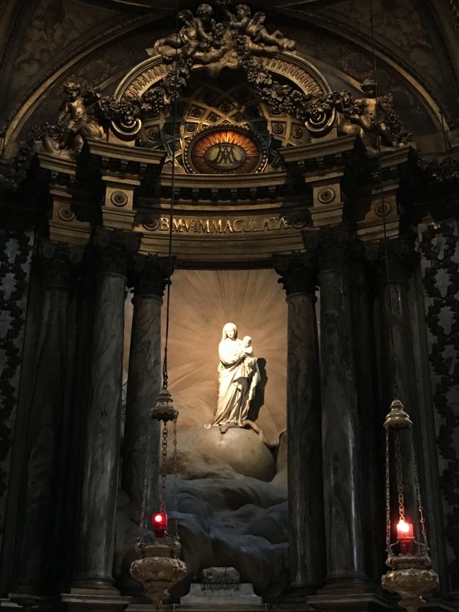 サンシュルピス教会の中、前回は私入っていないので、とても新鮮でした。<br />とてもいい雰囲気でしたよ。