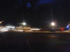 鹿児島空港に着陸。中部ー鹿児島くらいの距離だと、あっという間ですね。