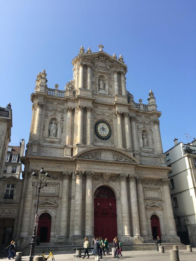 次に向かったのは、サンポール・サンルイ教会。<br />ここも初めて行きました。<br /><br />行ったことのない教会に行きたい、というのも一応今回のミッション。<br /><br />さすがに足も疲れてきたので、ここはタクシーで向かいしました。<br /><br />とても立派な時計。<br />中では、ミサを行なっていたので写真はなんとなく控えました。<br /><br />私はカトリック信者でもないので、邪魔になっては・・・と。<br />なんとなく。。。