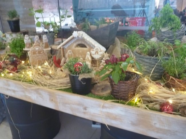 ジンジャービスケットのお家やら、いろいろなクリスマスデコレーション。