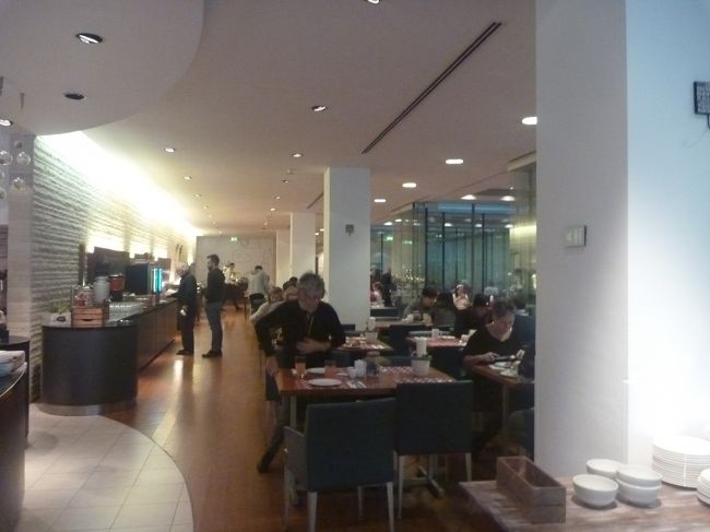 結構広い、朝食会場。<br /><br />初日は空いていましたが、段々人が多くなり、最終日には混雑していました。