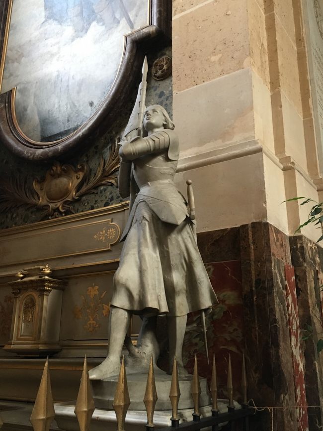 サンロック教会のジャンヌダルク像。