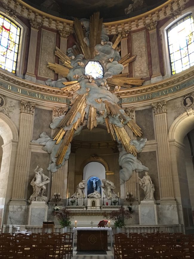 中に入ったら誰もいなくて、中に進んだらミサが行われていて、ちょうど終わり、みなさん散らばっていくタイミングでした。<br /><br />初めてここを目にした瞬間、感動して涙が出そうになりました。<br />とても不思議です。<br /><br />本当に感動しました。