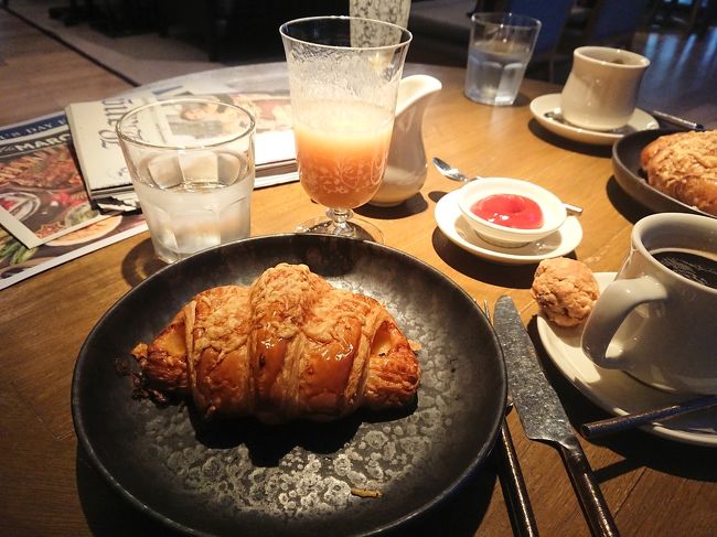 ハムとチーズのクロワッサン、大きくてお腹いっぱいになります。