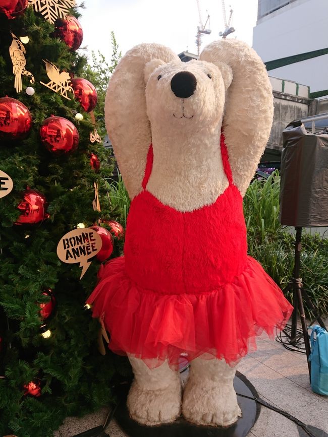 プロンポンに戻り、昨日予約したクリニックに行きます。