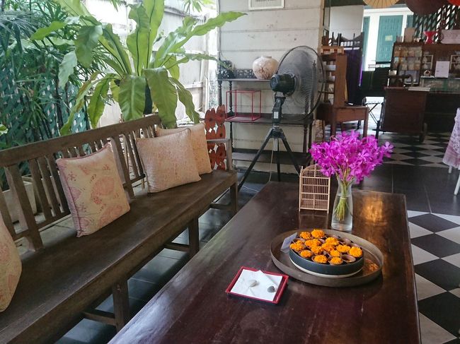 こちらで、ガイドツアーの時間まで待ったり、お茶をいただくこともできます。