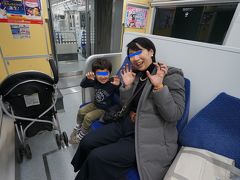 念願の東京モノレールに乗れてごきげんのともちゃん（とママ）
羽田へは京急利用が多く、東京モノレールに乗るのは30年ぶりくらいか(笑)