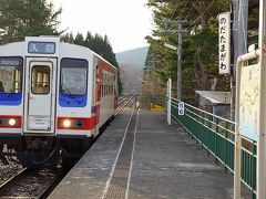 野田玉川駅
1984年4月の三陸鉄道開業時から走る、36-100形。