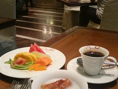 クアラルンプール6日目

今日は1階のレストラン、モザイクで朝食いただきました。