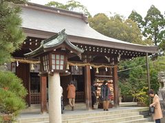 松蔭神社の御社殿を斜めより一枚。