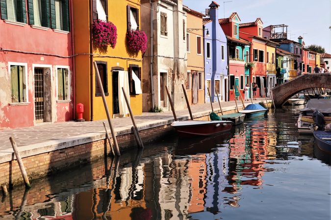 イタリアのカラフルでかわいい街並み フォートラベル