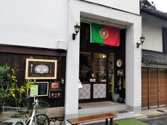 今回の旅の目的の一つ、カステラドパウロ。
数年前、リスボンから京都へ拠点を移したポルトガル菓子のお店。
昔、リスボンでカステラドパウロの経営するおうちへ民泊させてもらった事があり、その時食べたお菓子諸々とナタの味が忘れられず、すっとまた食べたいと思っていた。
それがリスボンまで行かなくても京都で食べれるなんて！と、とてもうれしく、今回京都へついて早々一番最初に向かう！
残念ながら、混んでいてお菓子はテイクアウトしたが、遠目に店主の元気そうな姿が見れ懐かしかった。