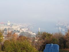 ブダペストを一望できるゲッレールトの丘へ。
観光客多かったです。