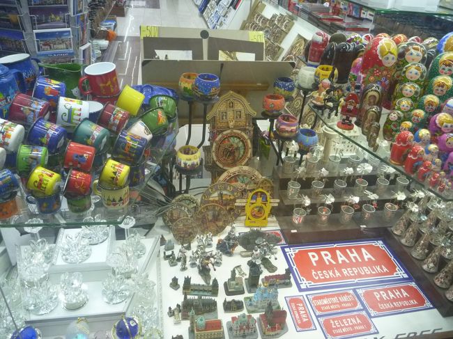 可愛いものがいっぱいのお土産屋さん。<br /><br />同じようなお店がいっぱいあります。　<br />