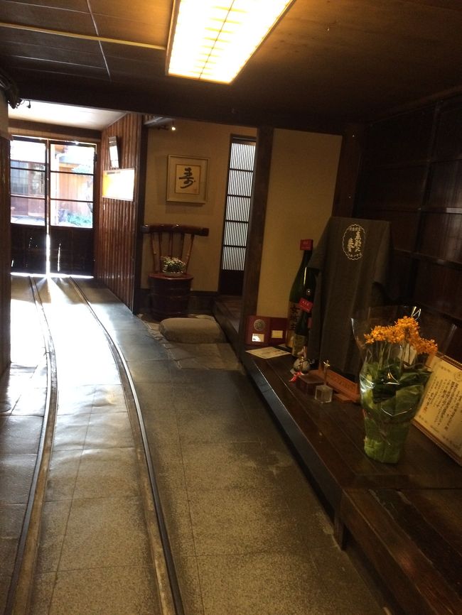 お店の外観を撮り忘れる失態。<br />こちらは酒造。岩村町は女城主がシンボルになっています。お酒も女城主おつやがモデルになっています。