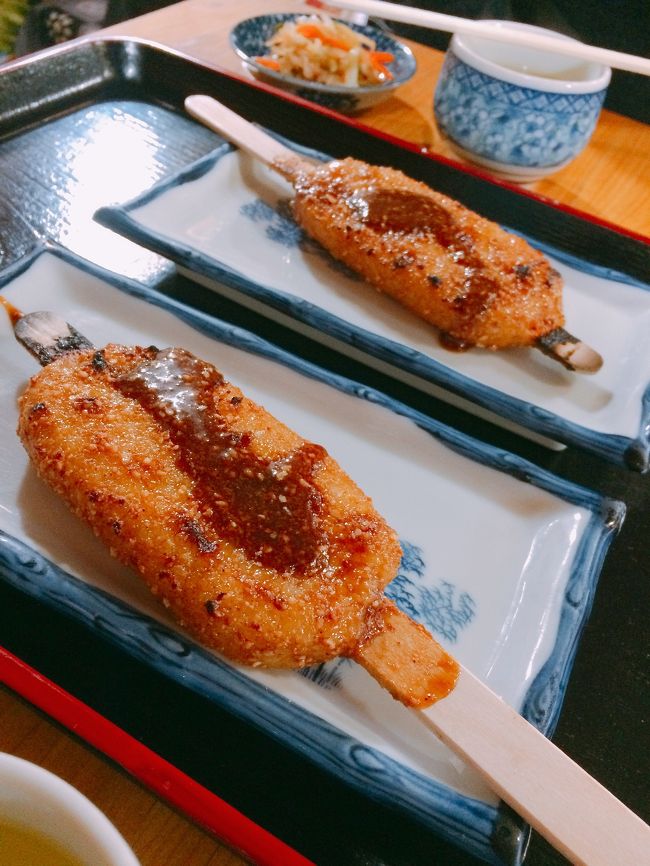 おばあちゃんが作ってくれる五平餅。<br />お店によって味が少しずつ違うそう。<br />甘辛だれがくせになる絶品五平餅でした♪