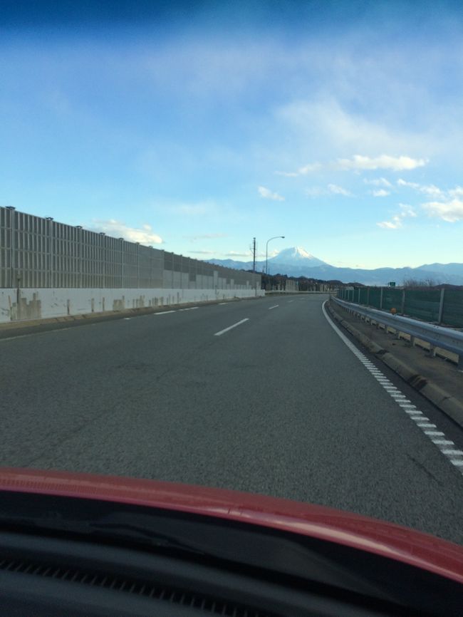 最後は再び中央道を通って帰路へ。<br />写真では伝わりずらいですが、富士山がとてもキレイでした。<br /><br />親子での旅行もたまにはいいなと感じる旅になりました。<br />おしまい。