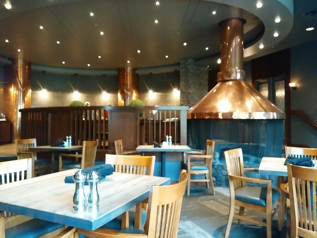 気を取り直して、ブランチへ。<br />昨夜ステーキをいただいた1階のレストラン　トレーダーズ　グリルに行きました。