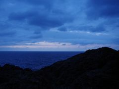 日御碕灯台へ移動し、日没の夕日を撮りに行きましたが、雨が降り始め天候不順。ついに夕日は拝めませんでした。