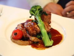 エーケベルグ レストラン (Ekebergrestauranten)

【 メイン・ HOVEDRETTER 】

ダンナ : ラムステーキ グレービーソース
　　マッシュポテト・エリンギ・プチトマト・ブロッコリー添え

　　　　　ダンナもペロリ（＾＾♪　