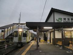 児玉駅で降りる方法があります。

■クリクラ本庄工場
個人（2～9名）：水・土曜、団体（10名以上）の場合は応相談
時間：午前（11:00～12:10）、午後（14:00～15:10）
　※水曜は午前のみ
アクセス：JR高崎線本庄駅からバスでガード下停留所へ、徒歩12分位
　　　　　JR八高線児玉駅から徒歩10分位
定休日：日曜、年末年始

■塙保己一記念館
開館時間：9:00～16:30
休館：月曜日（休日の場合は翌日）、年末年始（12月28日～1月3日） 
入館料：無料 
アクセス：JR八高線児玉駅から徒歩10分

■競進社模範蚕室
開館時間：9:00～16:30
休館：月曜日（休日の場合は翌日）、年末年始（12月28日～1月3日） 
入館料：無料 
アクセス：JR八高線児玉駅から徒歩5分