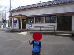 東岩瀬駅まで歩きました。立派な駅舎が残っており休憩所や公民館のような使われ方をしているようです。