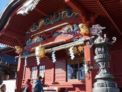 鳥居から5分程で武蔵御嶽神社の拝殿に到着しました。