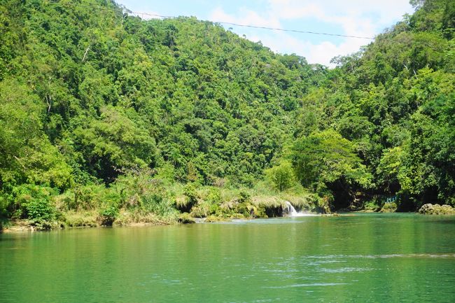 奥に小さいけど滝があるらしい。<br />しまった望遠レンズ忘れた・・・