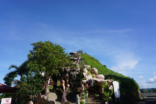 時間がないので200段あるっていう階段を走って上る