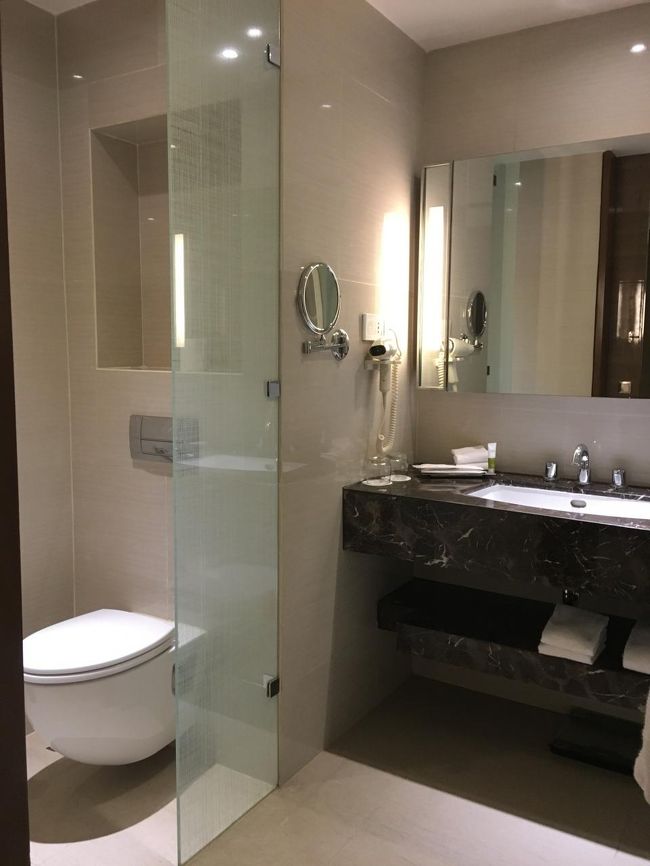 今回はアメニティも持っていかなかったのだけれど、マリオットのは泡立ちもよく、気に入った！1泊だけなのがおしい…。<br />