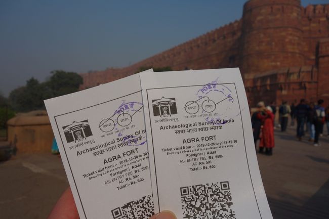 途中で、チケットチェックが入るところもあるので、取り出せるようにしておくと焦らずに済みます…。