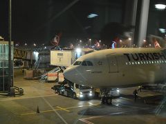 サラエボ国際空港から約2時間のフライトでイスタンブールに到着！

乗り継ぎ時間1時間半なので、急いで進みます。