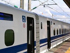 東京から新幹線で約1時間、新富士駅に到着。