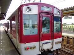 宇治山田駅で30分ほど電車を待ったのち、伊勢中川行きの電車で。斎宮駅は、宇治山田駅から15分弱で付きます。
